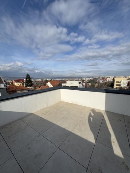 Duplex cu 4 camere cu Canalizare în Andrei Mureșanu
