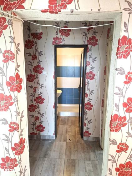 Apartament cu 3 camere decomandat în Micro 5