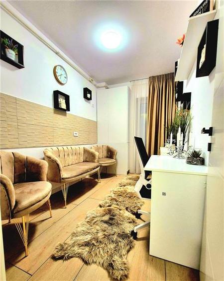 Apartament cu 3 camere decomandat în Aroneanu