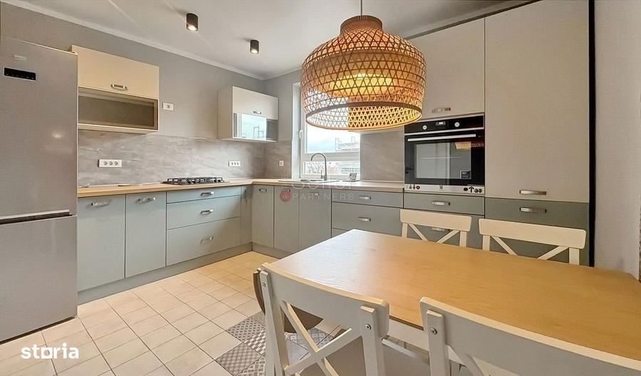 Apartament cu 3 camere, mobilat în Centrul Istoric