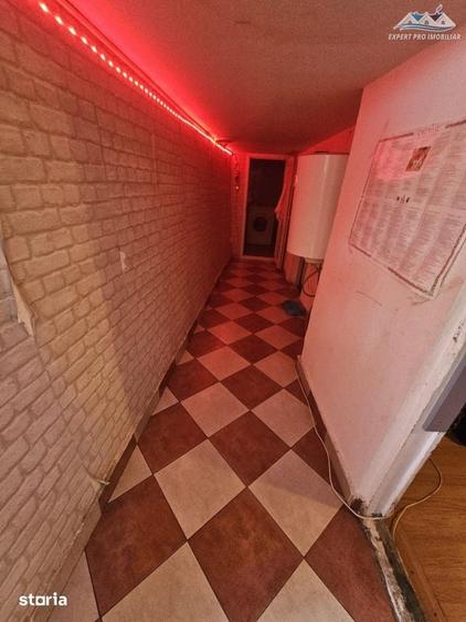 Casă cu 4 camere cu Teren 254 Mp în Giulești