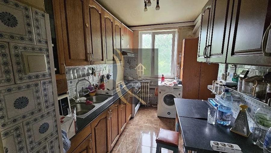 Apartament cu 3 camere decomandat în Antiaeriană