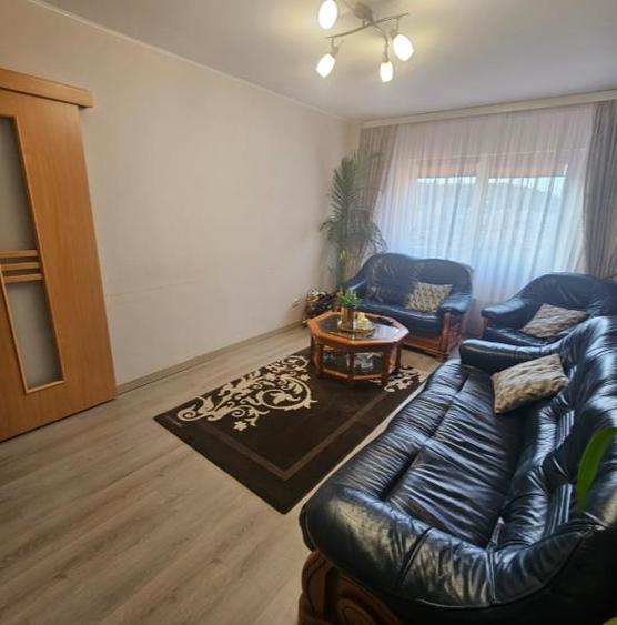 Apartament cu 2 camere decomandat în Astra