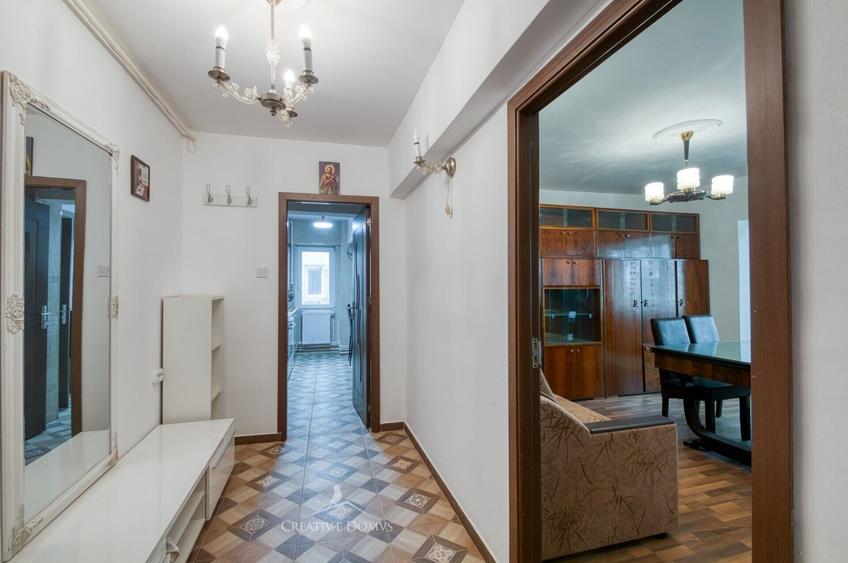 Apartament cu 3 camere decomandat, mobilat în Semicentral