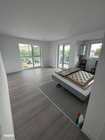 Apartament cu 3 camere decomandat în Fundeni