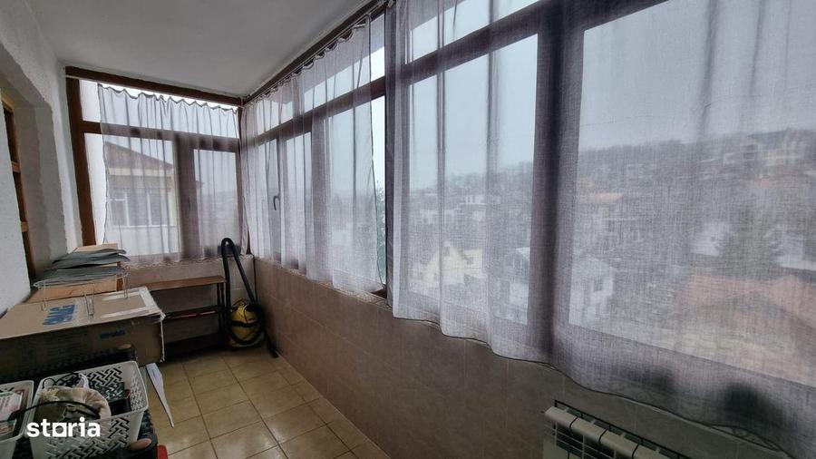Apartament cu 3 camere decomandat în Păcurari