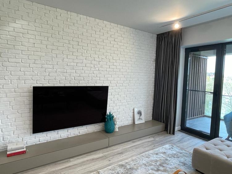 Apartament cu 2 camere decomandat, mobilat în Tei