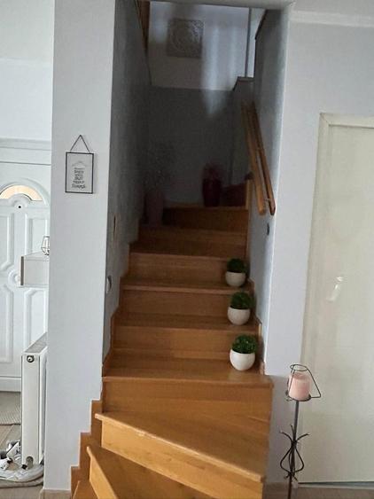Apartament cu 4 camere decomandat în Exterior Vest