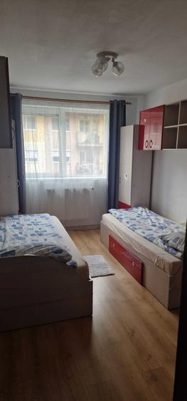 Apartament cu 3 camere decomandat în Hipodrom 3