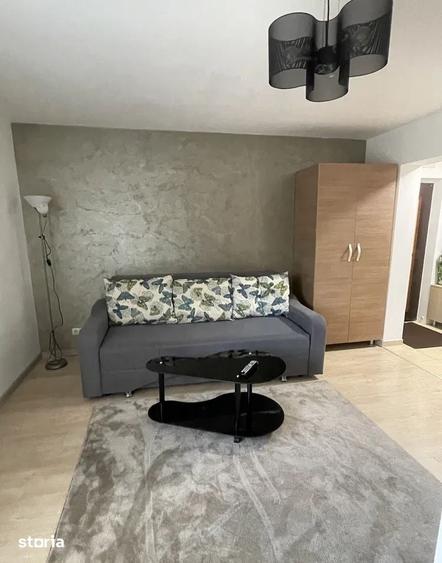 Garsonieră decomandată în Gușterița