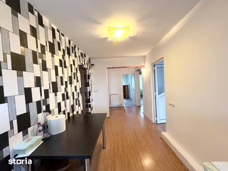 Apartament cu 3 camere decomandat în Tineretului