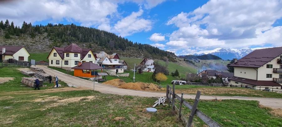 Teren Construcții intravilan de 8487 mp, în Fundata