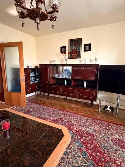 Apartament cu 4 camere decomandat în Micălaca