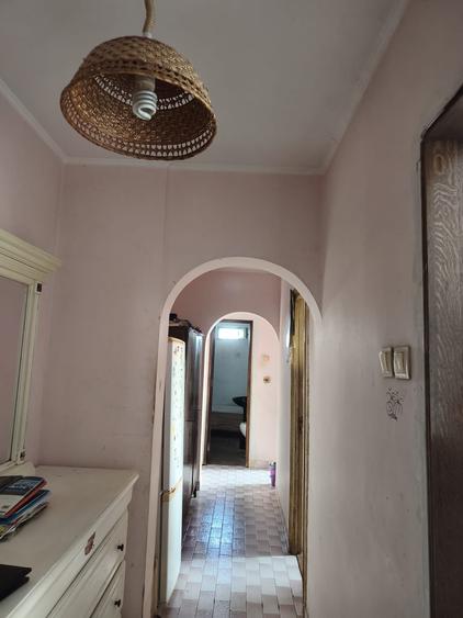 Apartament cu 3 camere decomandat în Drumul Taberei