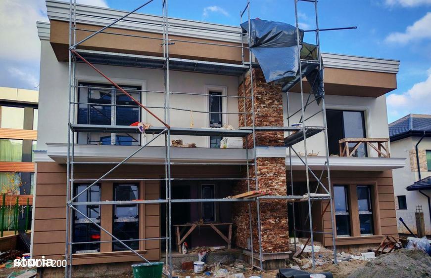 Casă cu 4 camere cu Teren 200 Mp în Titan