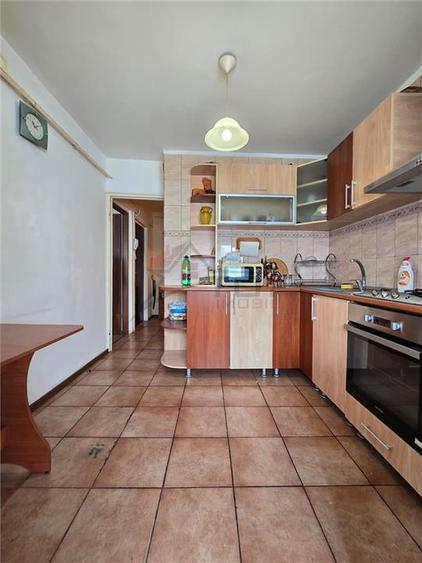 Apartament cu 3 camere decomandat în Frumoasa