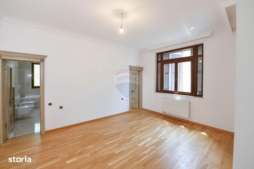 Casă cu 4 camere în Cotroceni