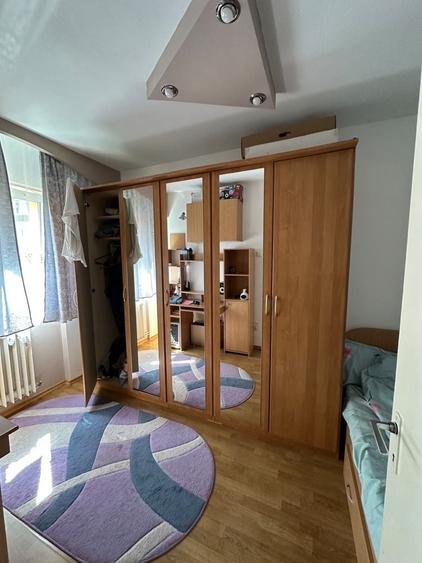 Apartament cu 2 camere decomandat în Exterior Vest