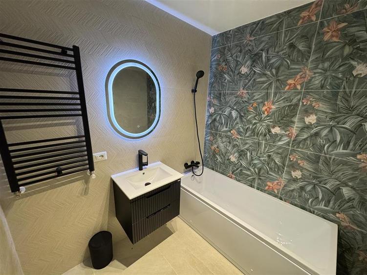 Apartament cu 2 camere decomandat, mobilat în Central