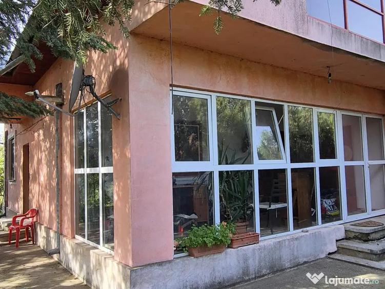 Casă cu 3 camere în Mânăstirea