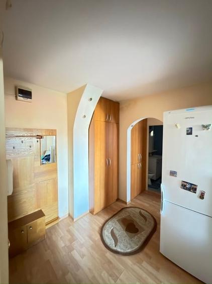 Apartament cu 2 camere decomandat, mobilat în Central