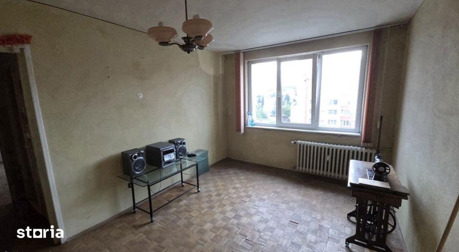 Apartament cu 2 camere semidecomandat în Centrul Civic