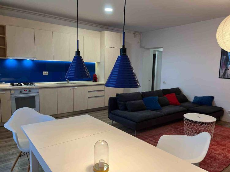 Apartament cu 3 camere decomandat în Floreasca