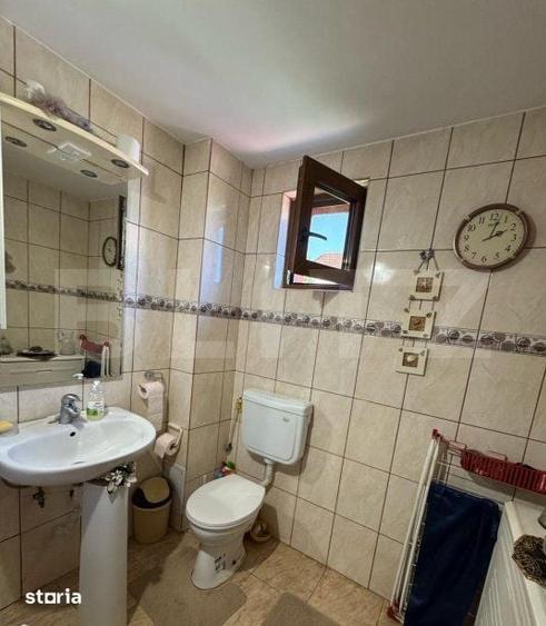 Casă cu 9 camere cu Teren 303 Mp în Central