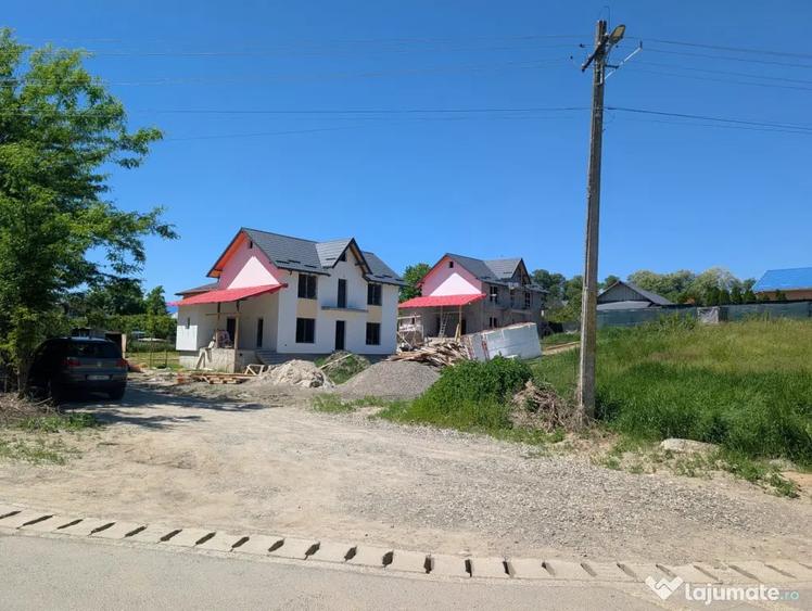 Casă cu 4 camere cu Teren 500 Mp în Măgura