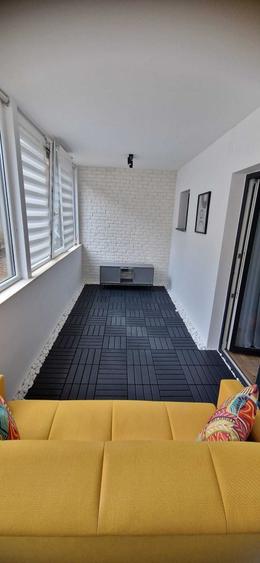 Apartament cu 3 camere semidecomandat în Florești