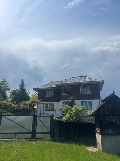 Casă cu 4 camere în Pârteștii de Jos