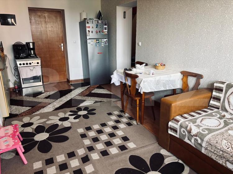 Apartament cu 2 camere semidecomandat, mobilat în Cloșca
