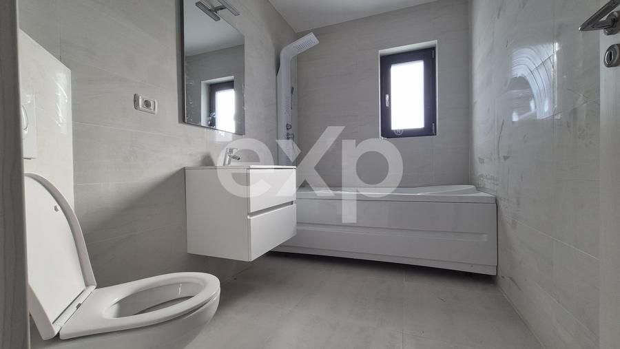 Casă individuală cu 4 camere cu Canalizare în Bradu