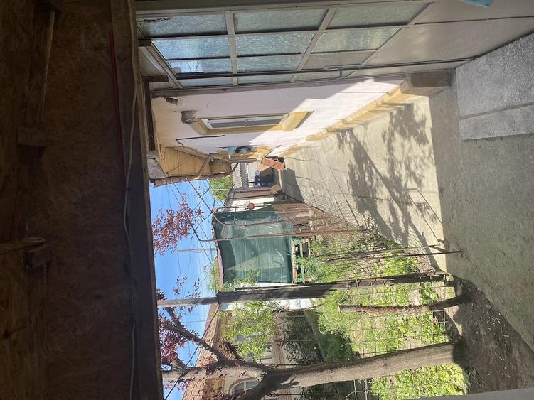 Casă cu 7 camere cu Teren 488 Mp în Exterior Vest