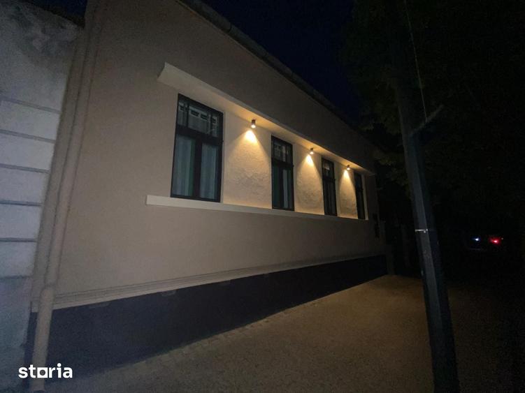 Casă cu 6 camere cu Teren 218 Mp în Central