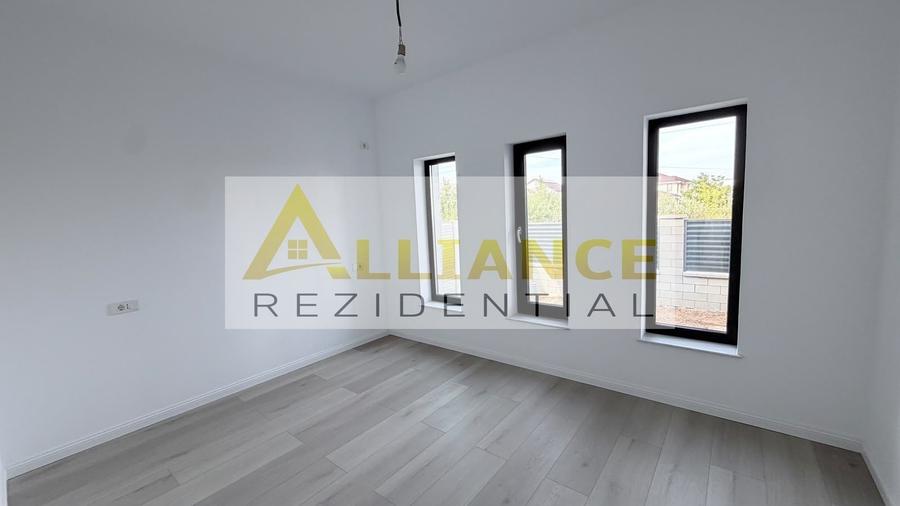 Casă individuală cu 4 camere cu Canalizare în Berceni
