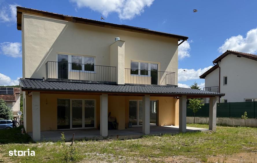 Casă cu 6 camere cu Teren 810 Mp în Gilău