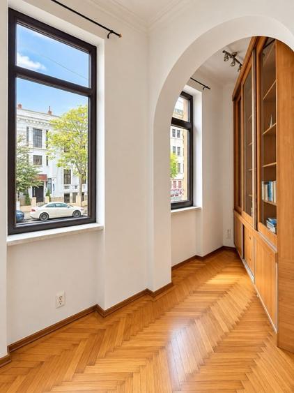 Apartament cu 3 camere semidecomandat în Rosetti