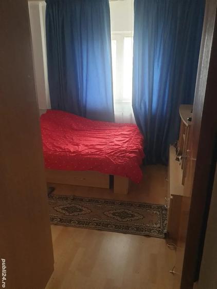 Apartament cu 3 camere semidecomandat, mobilat în Berceni