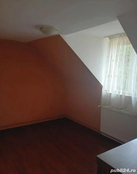 Casă cu 5 camere în Central