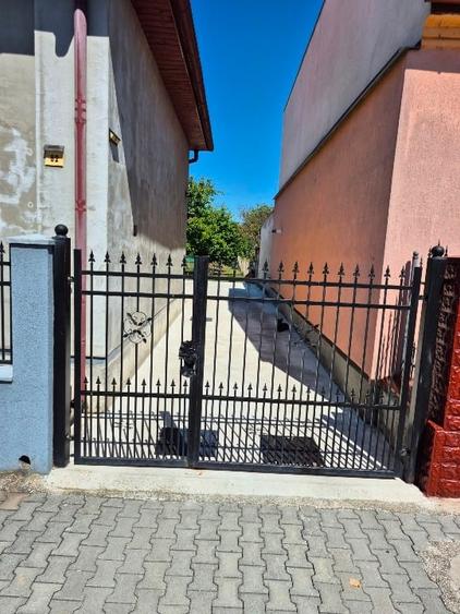 Casă individuală cu 2 camere cu Canalizare în Sud-Vest