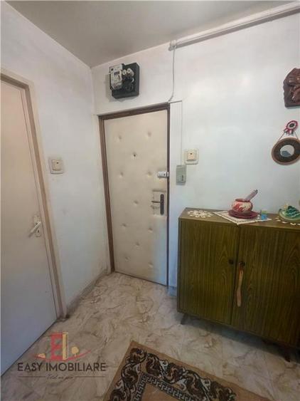 Apartament cu 2 camere decomandat în Dâmbu Pietros