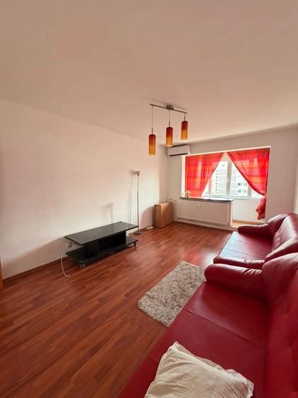 Apartament cu 3 camere decomandat în Dristor