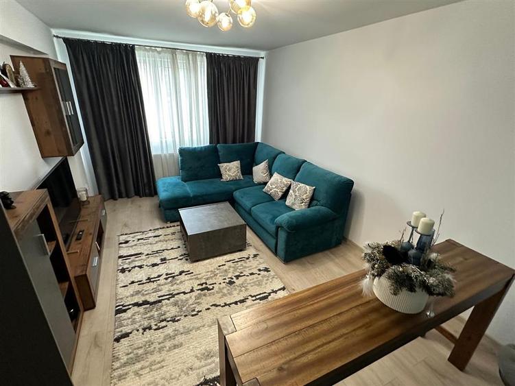 Apartament cu 3 camere decomandat, mobilat în Valea Lupului