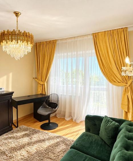 Apartament cu 3 camere decomandat, mobilat în Central