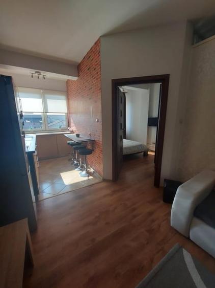 Apartament cu 2 camere semidecomandat în Calea Moldovei