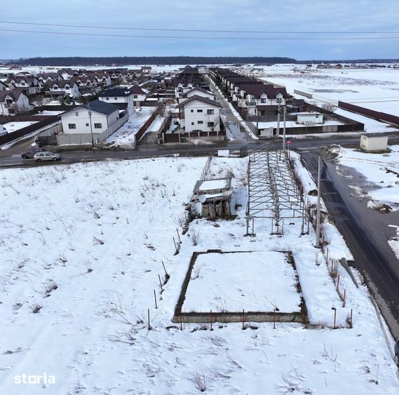 Teren de 700 mp, în Săbăreni