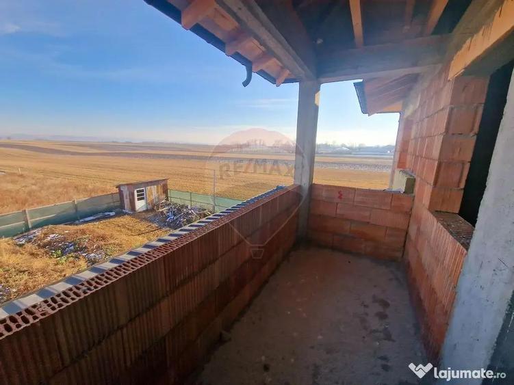 Casa si 74000 metri patrati teren - 11
