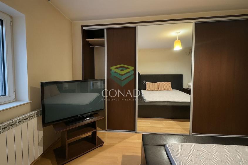 Apartament cu 4 camere decomandat în Băneasa