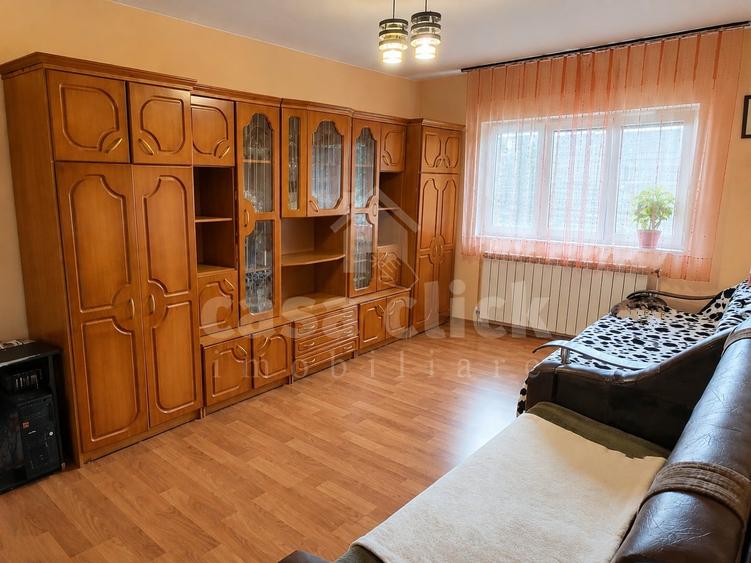 Apartament cu 2 camere decomandat în Micro 16